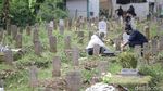 Suasana TPU Srengseng Sawah 2 Usai Ziarah Kembali Dibuka
