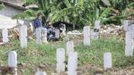 Suasana TPU Srengseng Sawah 2 Usai Ziarah Kembali Dibuka