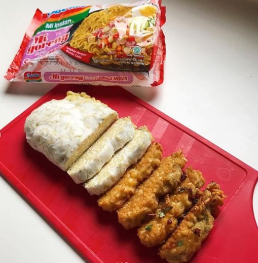 Ilmuan Pangan Dr. Driando Ahnan-Winarno Membuat Tempe dari Indomie dan Jadi Viral.