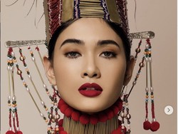 10 Foto Miss Myanmar Pemenang Best National Costume Miss Universe 2020
