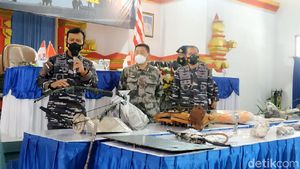 Potret Puing-puing KRI Nanggala yang Berhasil Diangkat