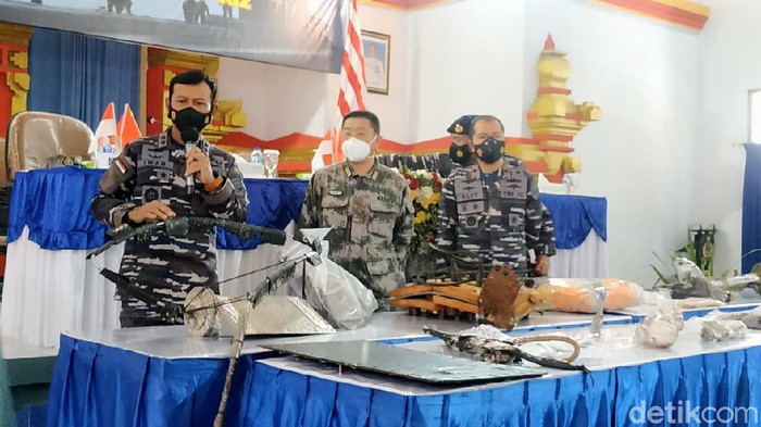 TNI AL mengungkap progres evakuasi KRI Nanggala-402 yang tenggelam di utara Laut Bali TNI AL mengungkap progres evakuasi KRI Nanggala-402 yang tenggelam di utara Laut Bali