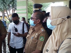 Sidak Kelurahan di Medan, Bobby Bongkar Pungli Oknum Kepala Lingkungan