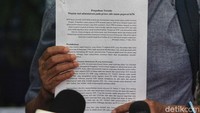 Sebanyak 75 orang dinonaktifkan karena tak lulus tes ini, salah satunya Penyidik Senior, Novel Baswedan.  