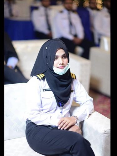 Sosok hijabers Aroba Daridi, menjadi insinyur dirgantara muslimah termuda di Pakistan.