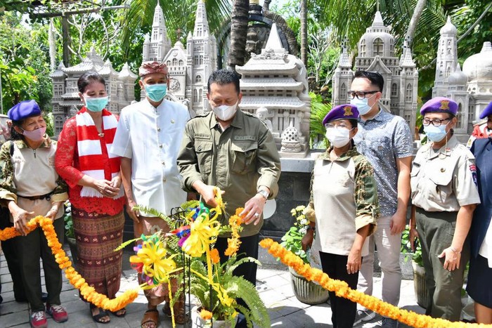 Bamsoet Resmikan Simbol 6 Rumah Ibadah dan Patung Rama Krishna di Bali