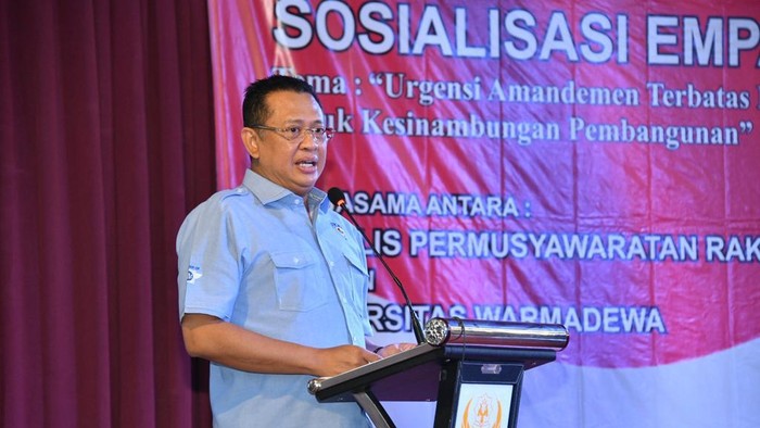 Sosialisasi Empat Pilar MPR RI di Universitas Warmadewa, Bali, Senin (17/5).
