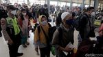 Begini Ramainya Stasiun Pasar Senen Usai Larangan Mudik Berakhir