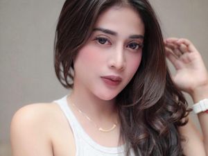 Si Seksi Fotogenik Chintya Ramlan Merantau dari Pinang untuk Taklukkan Jakarta