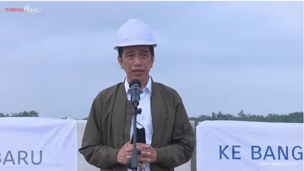 foto/ Peninjauan Jalan Tol Trans Sumatera, Ruas Pekanbaru – Padang, Kota Pekanbaru, 19 Mei 2021/Youtube: Setpres