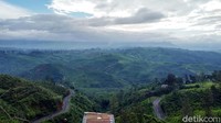 Sunrise Point Cukul recommended banget buat siapapun yang mencari tempat liburan dan refreshing yang fresh, cool, dan instagramable. Suasananya yang tenang dan hawanya yang sejuk, cocok untuk menghapus beban pikiran.
