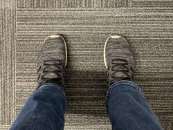 Potret Menggelikan Mereka yang Kebetulan Sama Dengan Sekitar