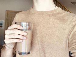 Potret Menggelikan Mereka yang Kebetulan Sama Dengan Sekitar