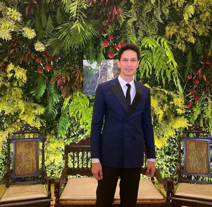 Galeri Dimas Beck Intip Keseruan Dimas Beck yang Hobi Kulineran