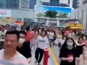 Tidak Ada Gempa dan Angin Kencang, Gedung Pencakar Langit Tiba-tiba Bergoyang