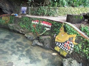 10 Wisata Pati, Ada Pulau Seprapat Hingga Gua Pancur