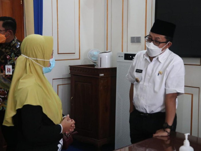 guru tk di malang korban 24 debt collector