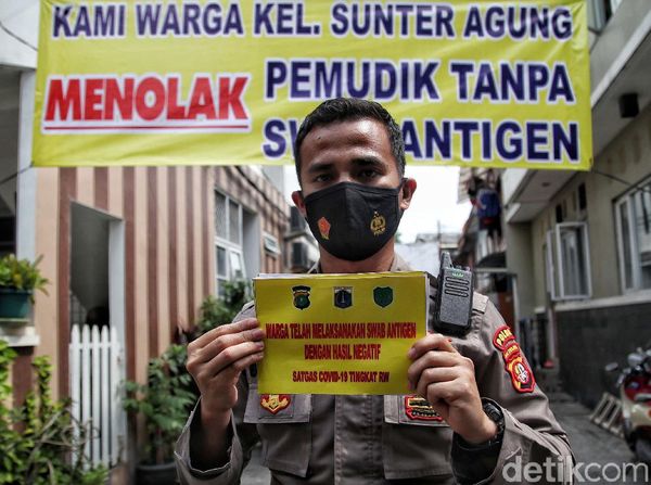 Ini Stiker yang Dipasang di Rumah Warga Pulang Mudik