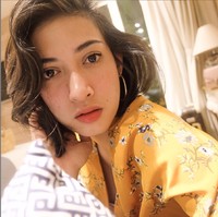 Saat tak memakai seragam polisi mungkin kamu tak akan menyangka bahwa wanita cantik yang satu ini berprofesi sebagai polwan. Foto: Instagram/@vivin.fy