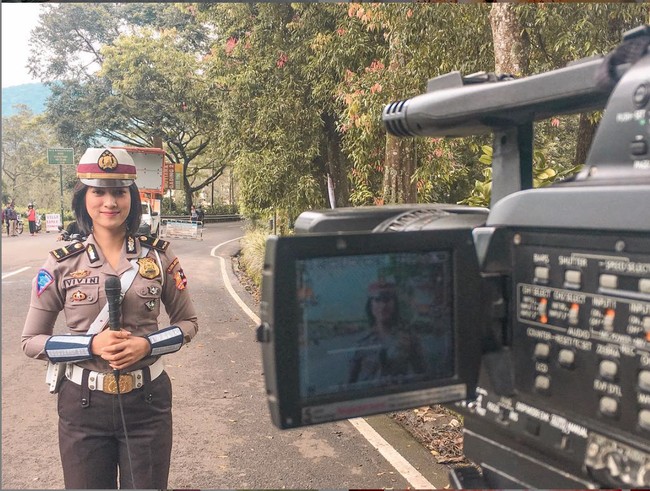 Di akun Instagramnya, Iptu Vivin seringkali membagikan foto-foto dirinya. Hingga saat ini Iptu Vivin sudah berhasil mengumpulkan sekitar 40 ribu pengikut di Instagramnya. Foto: Instagram/@vivin.fy