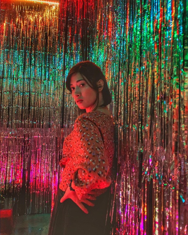 Kalau mengenakan ootd kece dan bergaya seperti ini, penampilan Iptu Vivin jadi terlihat bak model ya.. Bagaimana menurutmu? Foto: Instagram/@vivin.fy