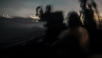 Perjalanan dimulai sore hari saat sinar mentari mulai hangat dengan rute perairan laut Jawa. Menjelang dini hari, kabut mulai muncul menyelimuti permukaan, bergerak pelan menutupi cakrawala.   