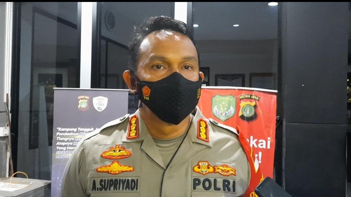 Kapolres Metro Bekasi Kota Kombes Aloysius Suprijadi (