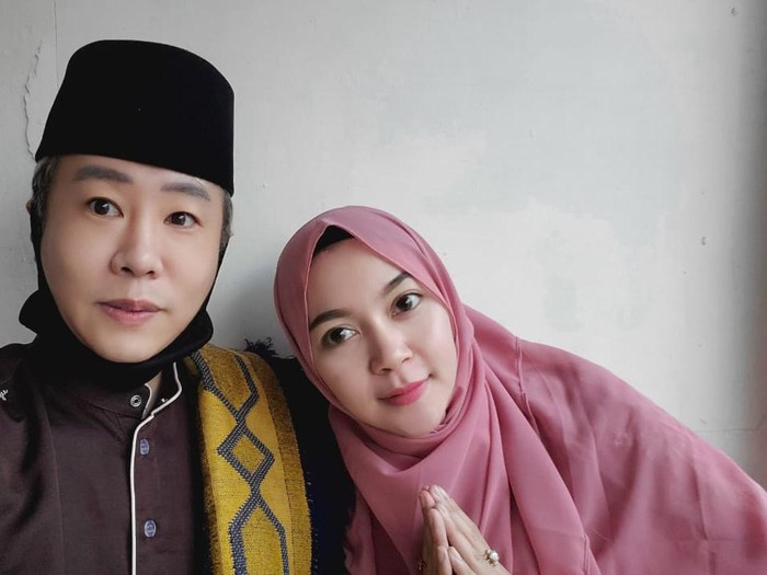 Kisah pria asal Korea yang sudah menjadi mualaf. Kisah pria asal Korea yang sudah menjadi mualaf.