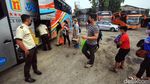 Larangan Mudik Berakhir, Pemudik Padati Terminal Pondok Pinang