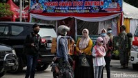 Sejumlah bus dari Antar Kota Antar Provinsi (AKAP) Bandung, Madura dan Jabodetabek menjadi sasaran swab antigen hari ini.  