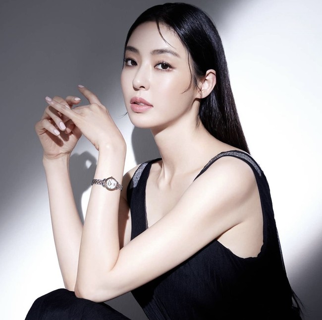 Lee Da Hee dikabarkan menjadi calon pengganti Seo Ye Ji dalam drama Korea Island. Pasalnya, sang aktris mundur dari daftar pemain setelah terlibat kontroversi. Foto: dok. Instagram dahee0315