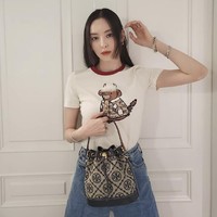 Aktris cantik ini mulai banyak dikenal saat tampil dalam I Can Hear Your Voice. Sejak itu, ia membintangi sejumlah drama Korea seperti Search: WWW dan The Beauty Inside. Foto: dok. Instagram dahee0315