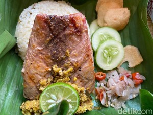 Mankena : Nongkrong Sambil Makan Ayam Rempah dan Tuna Kecombrang