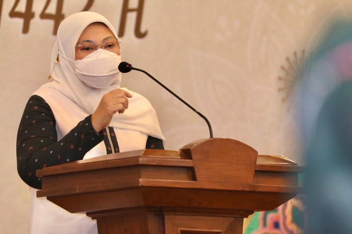 Menteri Ketenagakerjaan (Menaker) RI Ida Fauziyah menggelar acara Halalbihalal bersama jajaran Kementerian Ketenagakerjaan (Kemnaker) secara virtual Senin (17/5).