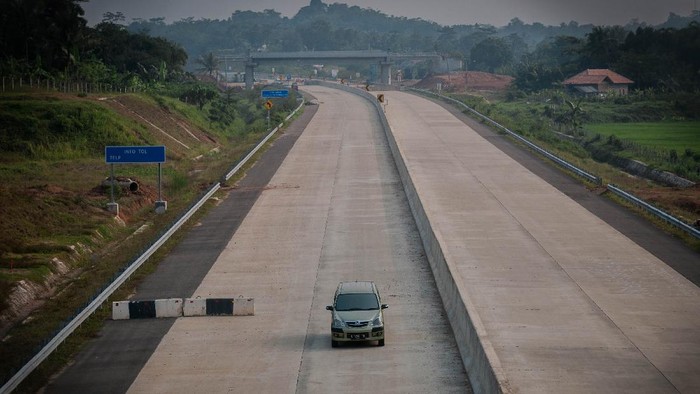 Pembangunan Tol Serang-Panembang seksi I telah mencapai progres 95,24 persen. Tol itu ditargetkan dapat dilakukan uji laik fungsi pada Juni 2021 mendatang.