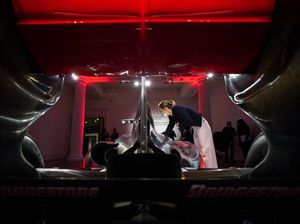 Mobil Balap Lewis Hamilton Ini Bakal Dilelang Lho