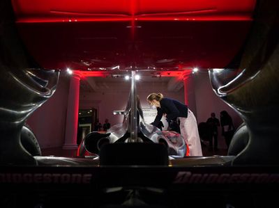 Mobil Balap Lewis Hamilton Ini Bakal Dilelang Lho