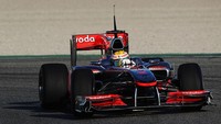 Bagi sebagian orang, harga lelang mobil ini sudah sepadan dengan apa yang dihadirkan, dimana mobil tersebut sudah memiliki sejarah cukup panjang dan menjadi salah satu bukti kemenangan dari Lewis Hamilton dalam perjalanannya di ajang Formula 1. Getty Images/Mark Thompson  
