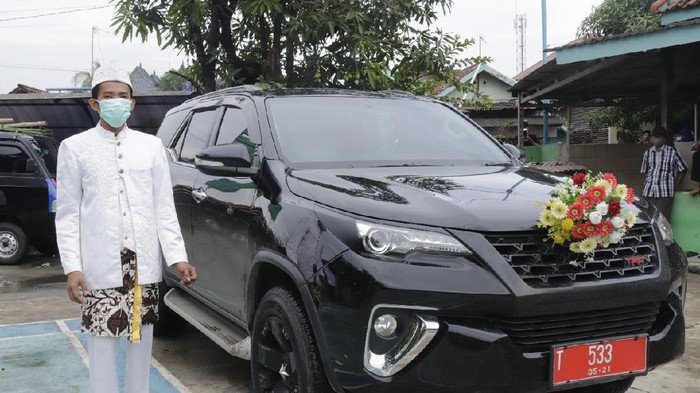 Mobil dinas Wabup Karawang digunakan warga untuk menikah
