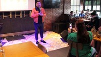 Atas penolakannya itu, politisi asal Kota Ambon, Maluku ini meminta agar kubu Moeldoko tidak menggunakan dan mengatasnamakan Partai Demokrat. Ia menyambut baik dan mengapresiasi atas penolakan Majelis Hakim Pengadilan Negeri Jakarta Pusat (PN Jakpus) gugatan yang dilayangkan kubu penyelenggara Kongres Luar Biasa (KLB) atau pimpinan Kepala Staf Presiden (KSP) Moeldoko.