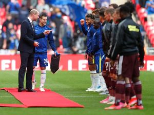 Cie Kante Ditunjuk-tunjuk Pangeran William