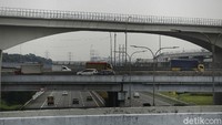 Jumlah kendaraan yang menuju Jakarta dari arah selatan melalui GT Ciawi Jalan Tol Jagorawi sebanyak 98.183 kendaraan, naik sebesar 8,4 persen dari lalin normal 90.560 kendaraan. 