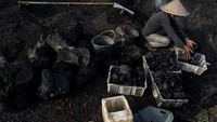 Arang kayu paling banyak digunakan untuk keperluan memasak. 
