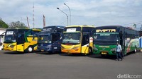 Menurut Kepala Terminal Guntur Malati, Sofyan Hidayat, armada bus mulai beroperasi lagi sejak Selasa (18/5) dini hari kemarin.