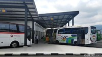 Beginilah kondisi Terminal Guntur Malati, Kecamatan Tarogong Kidul, Garut yang mulai terlihat kembali dipenuhi armada bus baik antar kota dalam provinsi (AKDP) maupun bus antar kota antar provinsi (AKAP).