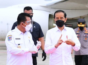 Tinjau Vaksinasi di Kepri, Jokowi Terima Laporan Kendala Distribusi Vaksin