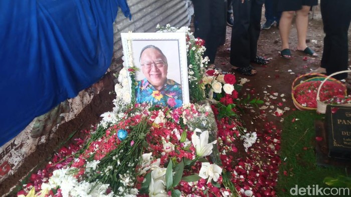 Prosesi pemakaman Wimar Witoelar di TPU Tanah Kusir, Jakarta Selatan.