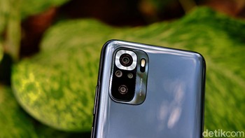 Xiaomi menyematkan kamera utama 64MP, kamera ultrawide 8MP, kamera makro dan depth sensor masing-masing 2MP. Foto: Adi Fida Rahman/detikINET
