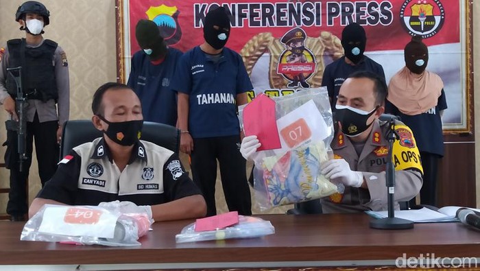 Rilis kasus mayat bocah perempuan dalam rumah di Polres Temanggung, Rabu (19/5/2021).