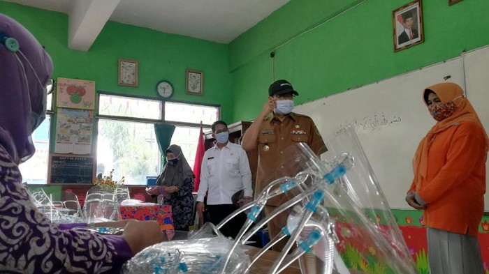 Senangmya Guru Belajar Tatap Muka Dimulai di Pasuruan